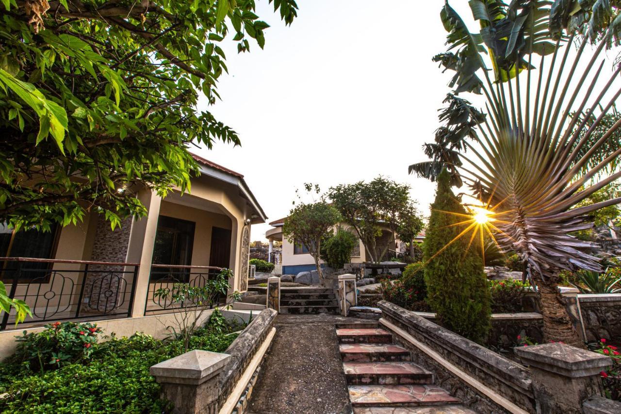 The Lahe Cabană Mwanza